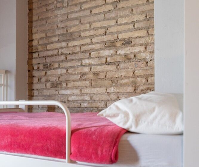 تختخواب در اتاق مشترک, Purple Nest Hostel