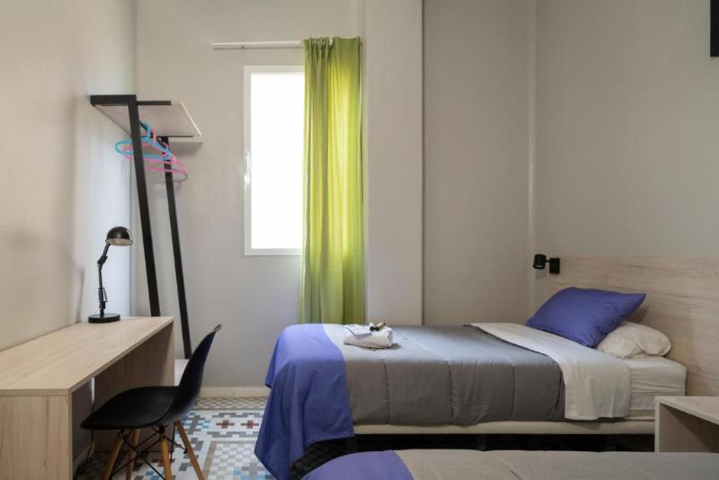 اتاق استاندارد با سرویس بهداشتی مشترک, Purple Nest Hostel