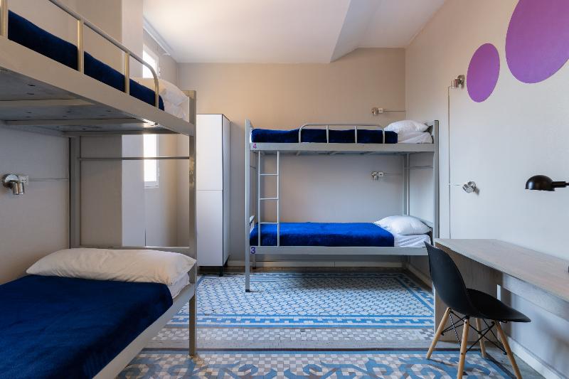 تختخواب در اتاق مشترک, Purple Nest Hostel