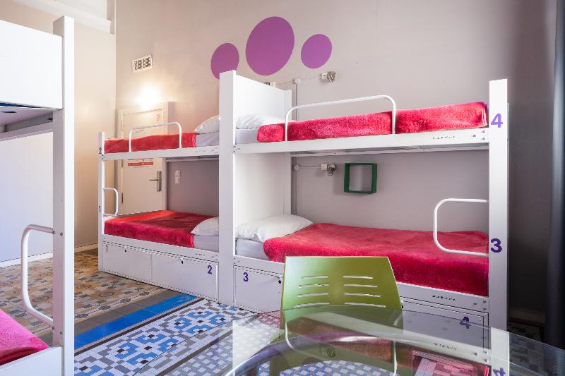 تختخواب در اتاق مشترک, Purple Nest Hostel