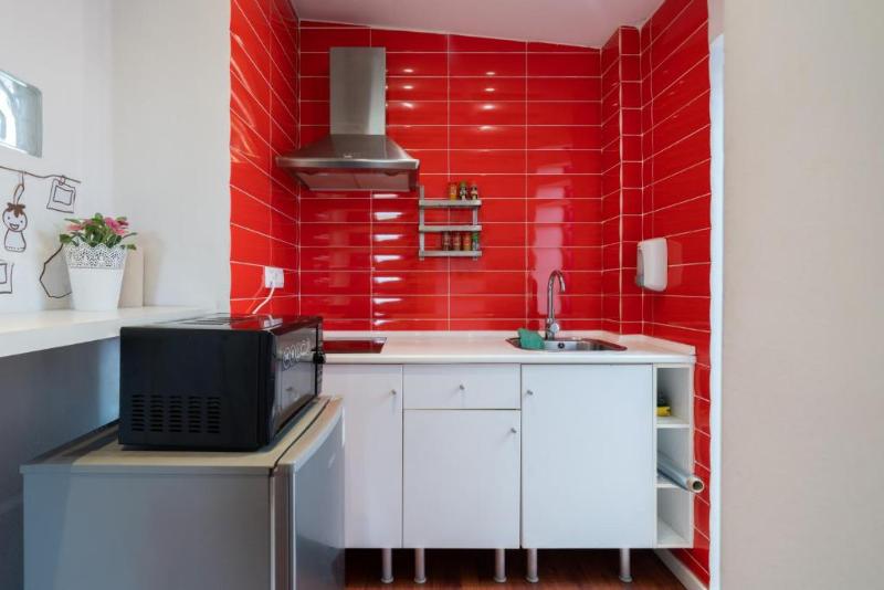 اتاق استاندارد با سرویس بهداشتی مشترک, Purple Nest Hostel