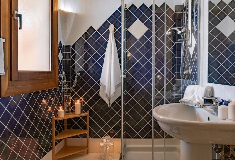 דירת חדר, Palau Green Village