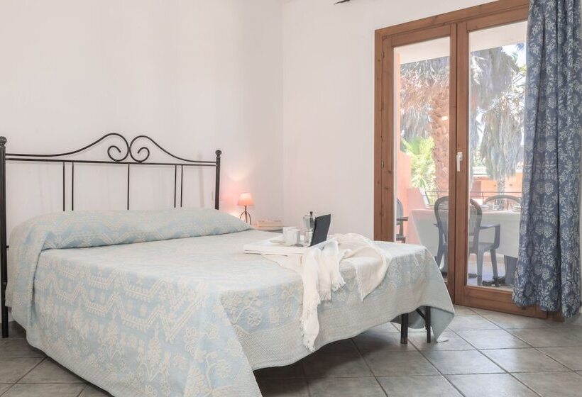 דירת חדר, Palau Green Village