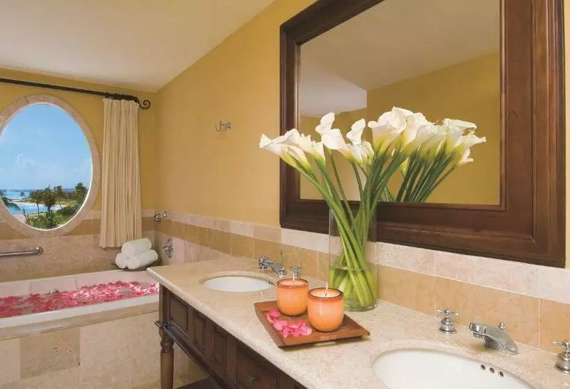 スイートクラブ シービュー, Dreams Tulum Resort & Spa