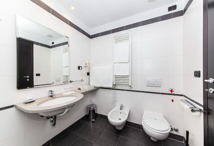 غرفة كلاسيكية ثلاثية, Art Hotel Olympic