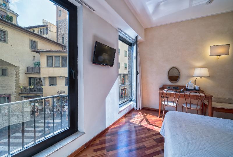 اتاق استاندارد سه نفره, B&b Hotel Firenze Pitti Palace Al Ponte Vecchio