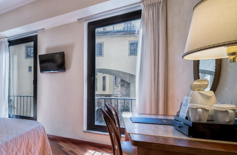 اتاق استاندارد سه نفره, B&b Hotel Firenze Pitti Palace Al Ponte Vecchio