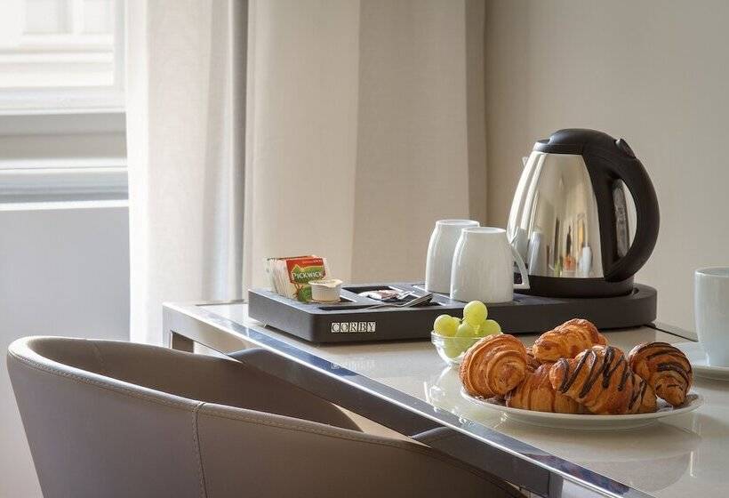 اتاق استاندارد چهار تخته, Bishops House