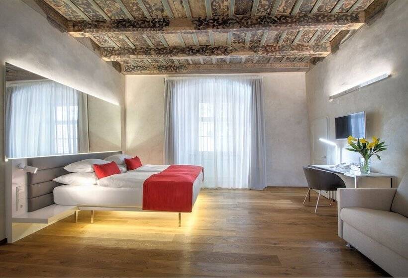 اتاق استاندارد چهار تخته, Bishops House
