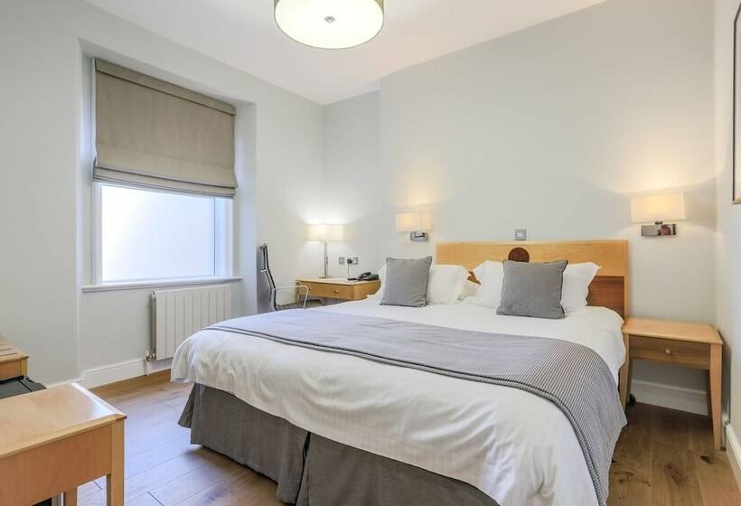 商务房间, Claremont