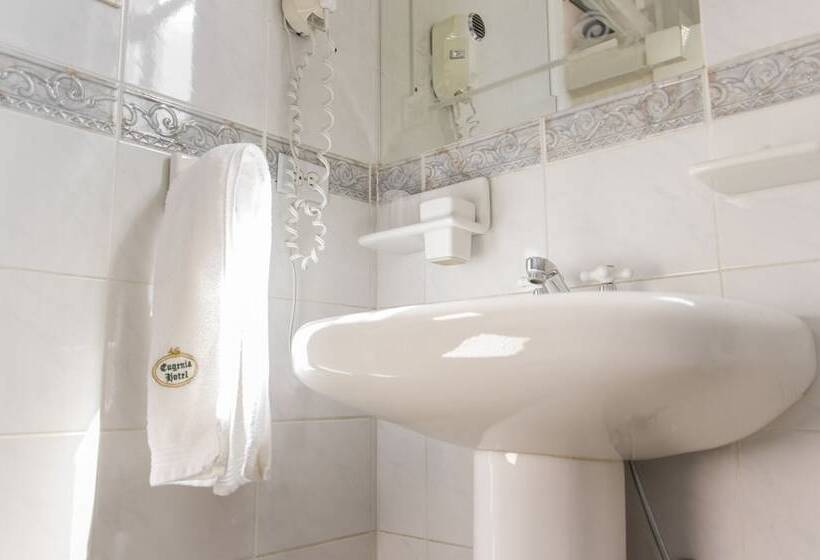 غرفة قياسية, Eugenia