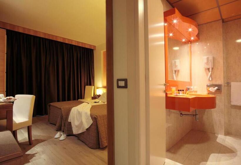 اتاق اکونومی, Galilei