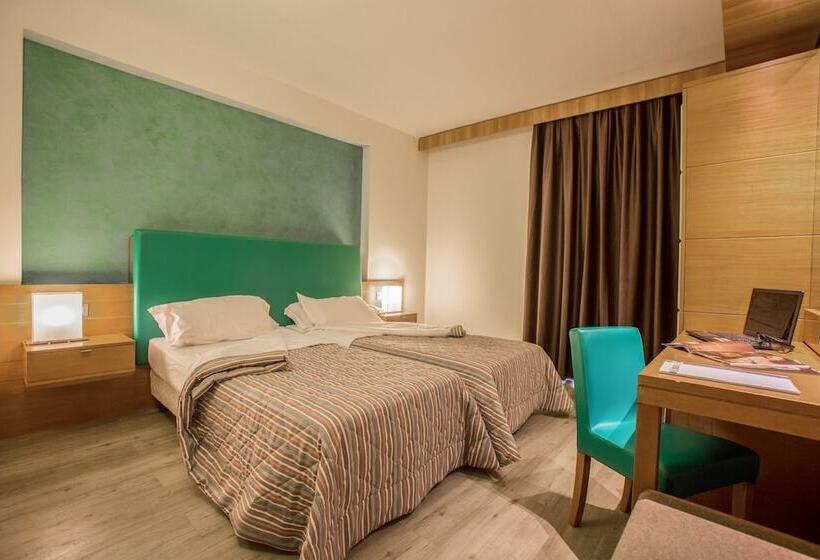 اتاق اکونومی, Galilei