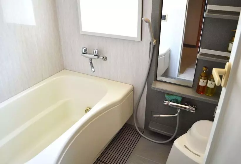 ルームシェアのワンベッド, Guest House Tokyo Azabu