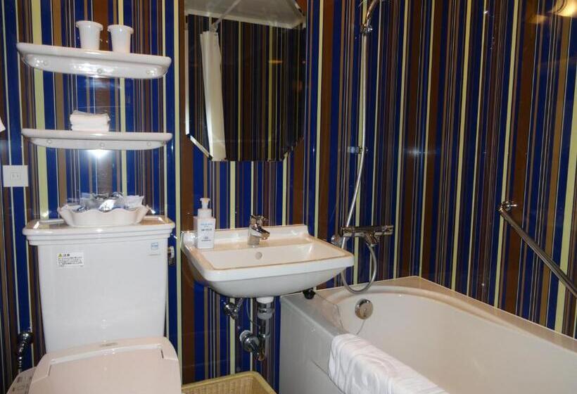 اتاق استاندارد چهار تخته, Monterey Kyoto