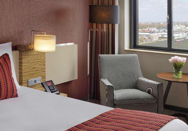 اتاق استاندارد با چشمانداز, Mövenpick Hotel Amsterdam City Centre
