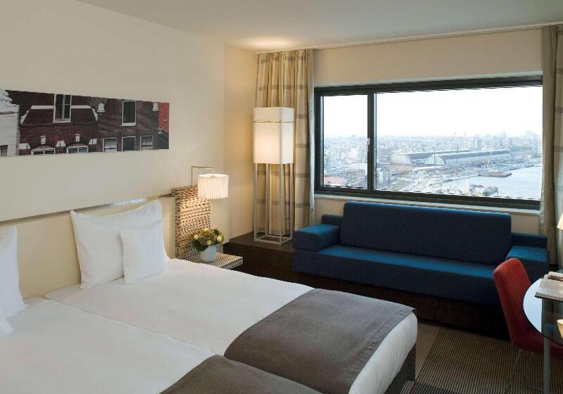 Superior Room, Mövenpick Hotel Amsterdam City Centre
