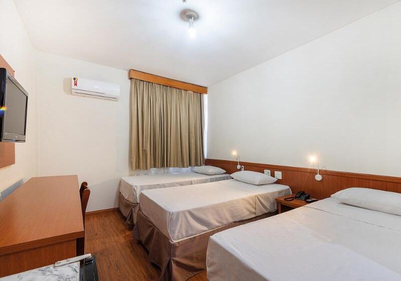 스탠다드 트리플 룸, Nacional Inn Limeira