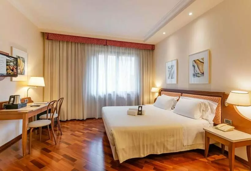 اتاق استاندارد سه نفره, B&b Hotel Firenze Pitti Palace Al Ponte Vecchio