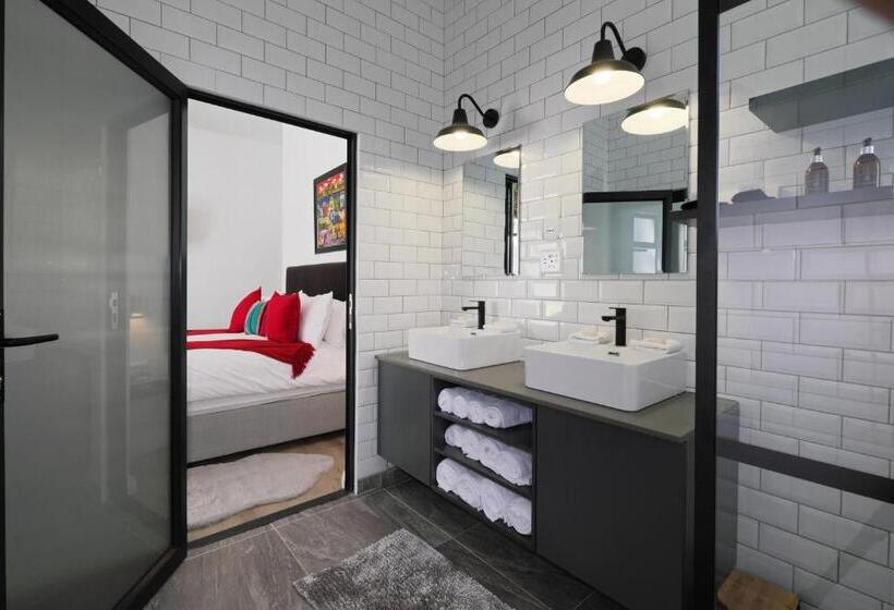 패밀리 스위트, Point B Guest House  Sustainable Solar Energy