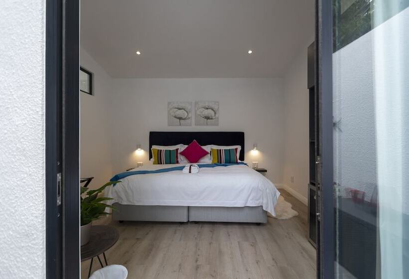 패밀리 스위트, Point B Guest House  Sustainable Solar Energy