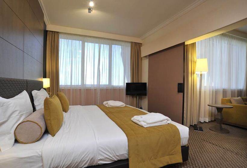 سوییت جونیور, Sopatel Silmande