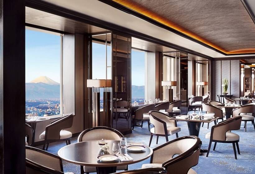 Номер Deluxe, The Ritzcarlton, Tokyo