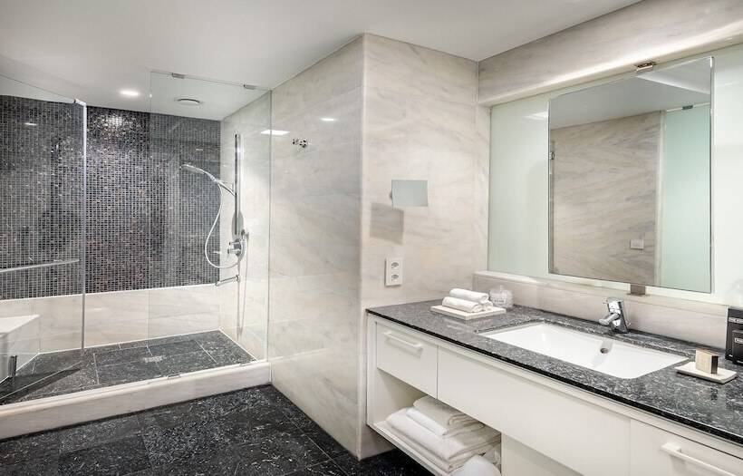 اتاق سوپریور با تخت بزرگ, The Stay Boulevard Nisantasi