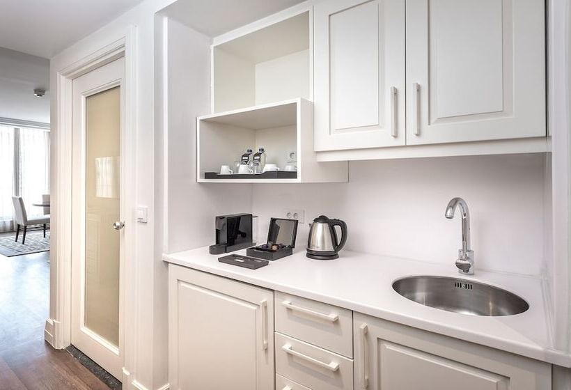 سوییت لوکس, The Stay Boulevard Nisantasi