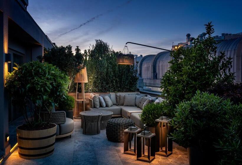 سوئیت با تخت بزرگ, The Stay Boulevard Nisantasi