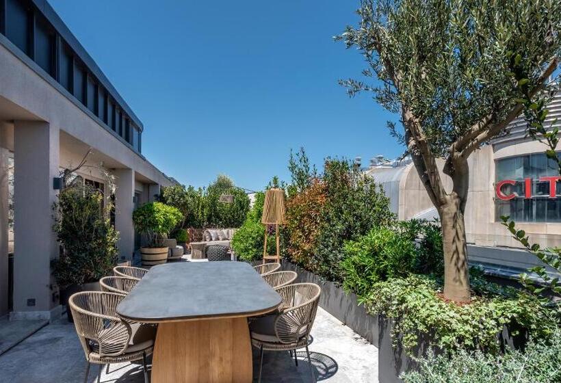 سوئیت با تخت بزرگ, The Stay Boulevard Nisantasi