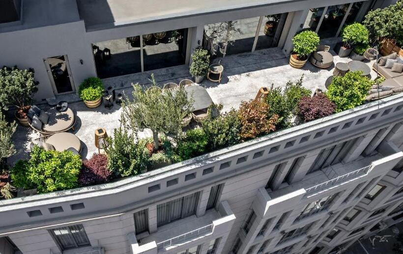 سوئیت با تخت بزرگ, The Stay Boulevard Nisantasi