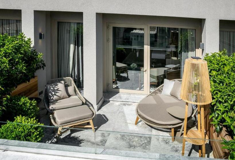 استودیو استاندارد با تراس, The Stay Boulevard Nisantasi