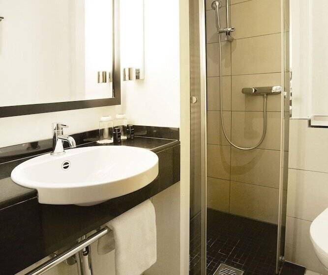 اتاق اکونومی یک تخته, Townhouse