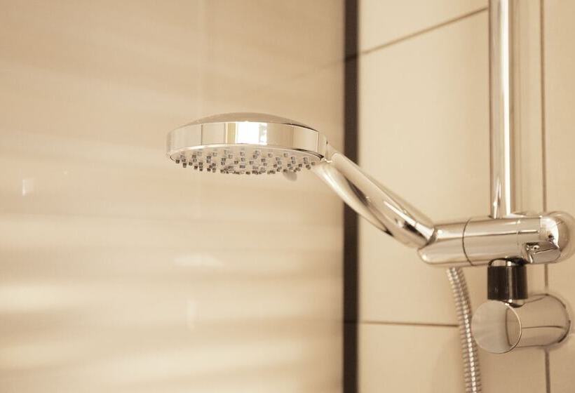 اتاق اکونومی یک تخته, Townhouse