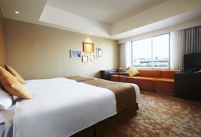 高级大房间, Universal Port