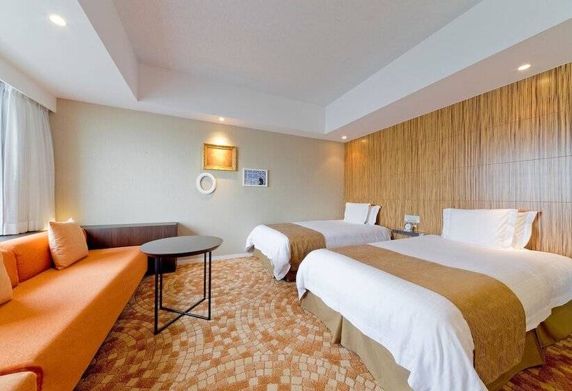 高级大房间, Universal Port