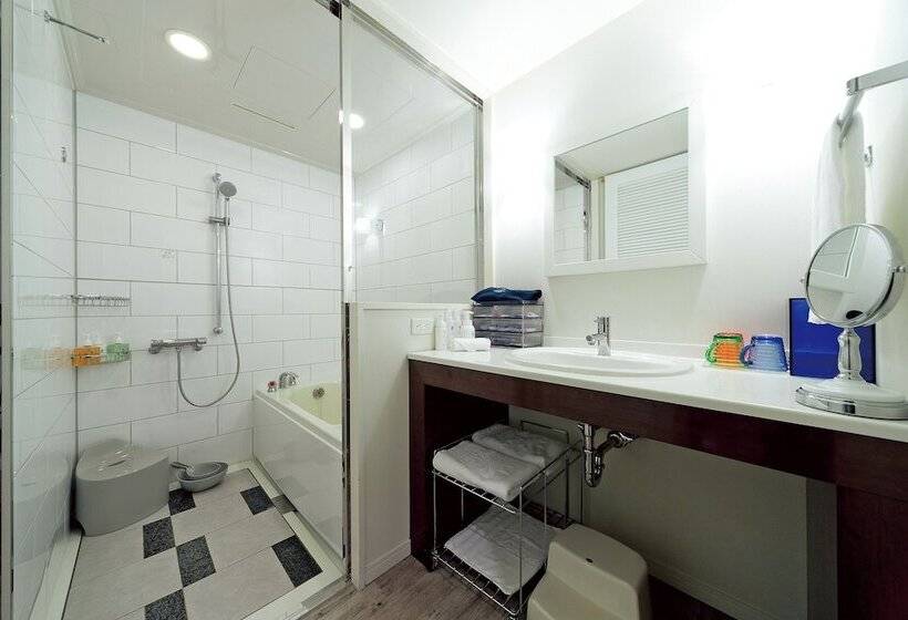 豪华房间, Universal Port