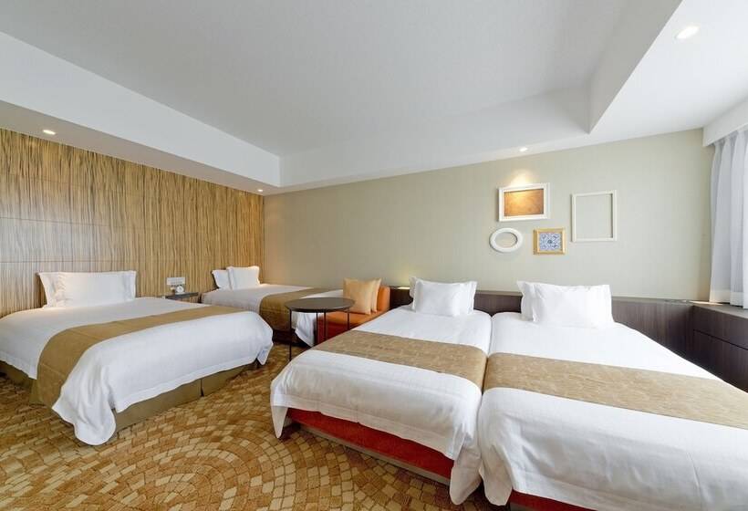 四人豪华间, Universal Port