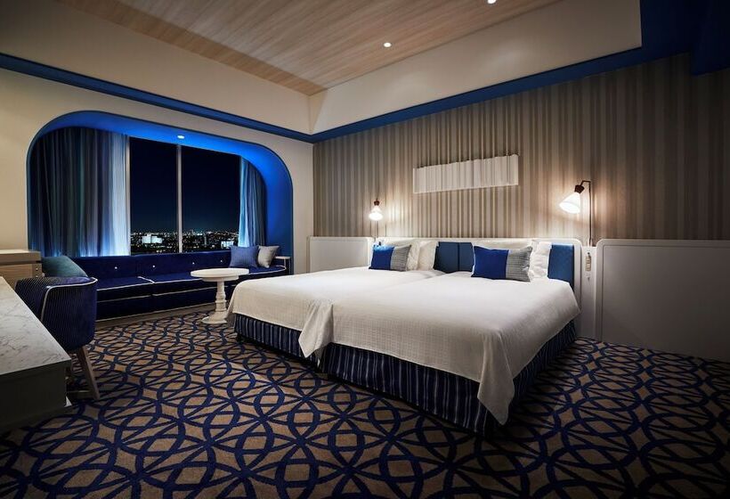 豪华房间, Universal Port