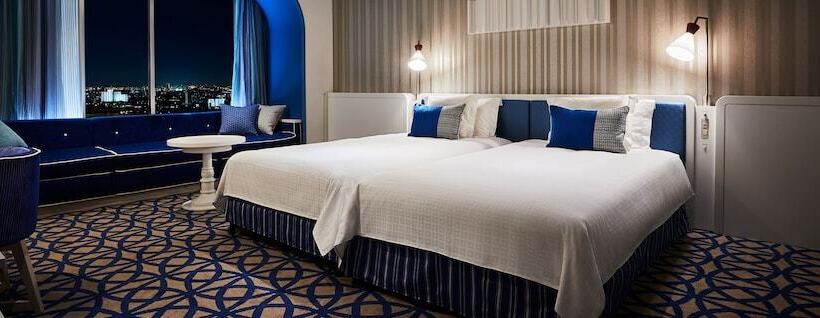 豪华房间, Universal Port