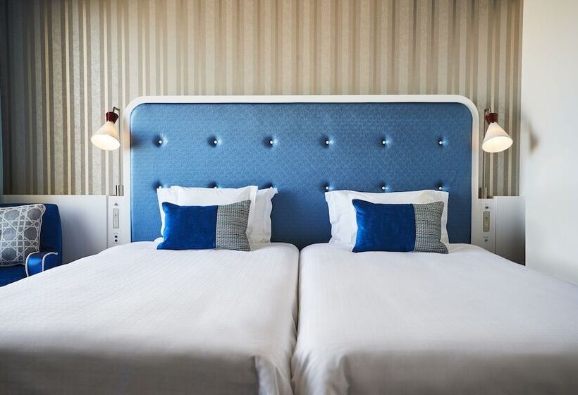 标准间, Universal Port