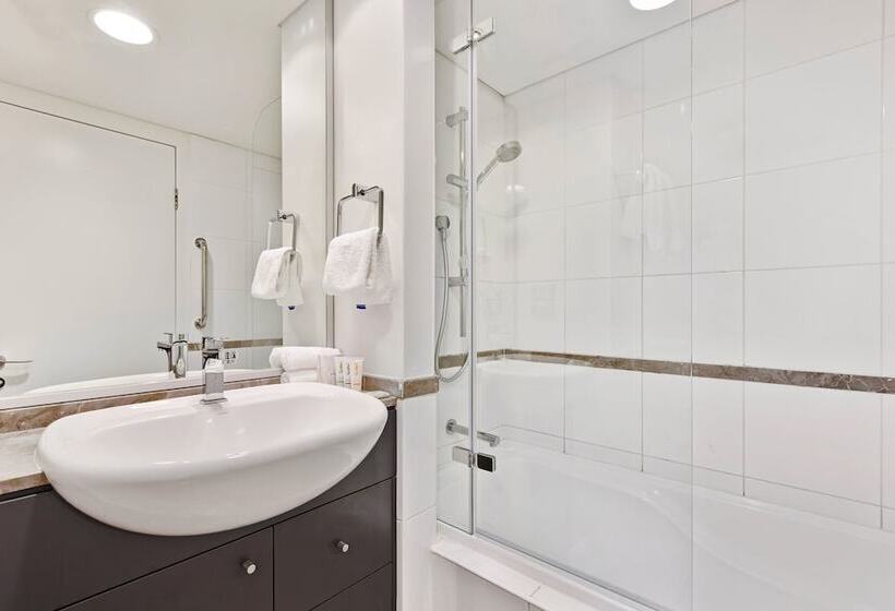 Апартаменты 2 Спальни, Mantra Sydney Central