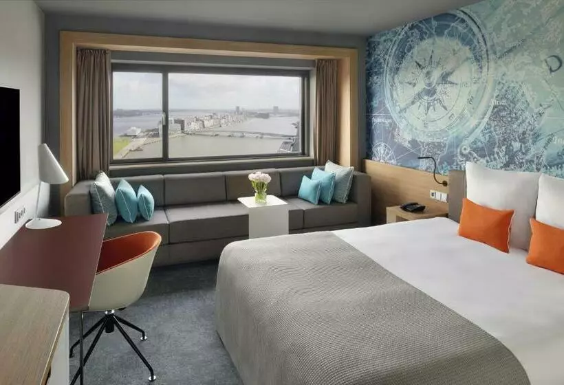 キングサイズベッドのスーペリアルーム, Mövenpick Hotel Amsterdam City Centre