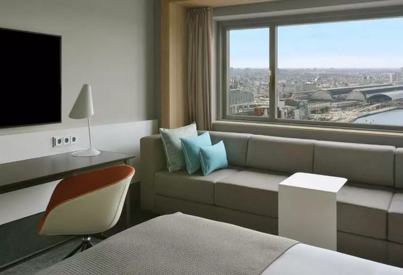 景色の見えるスーペリアルーム, Mövenpick Hotel Amsterdam City Centre