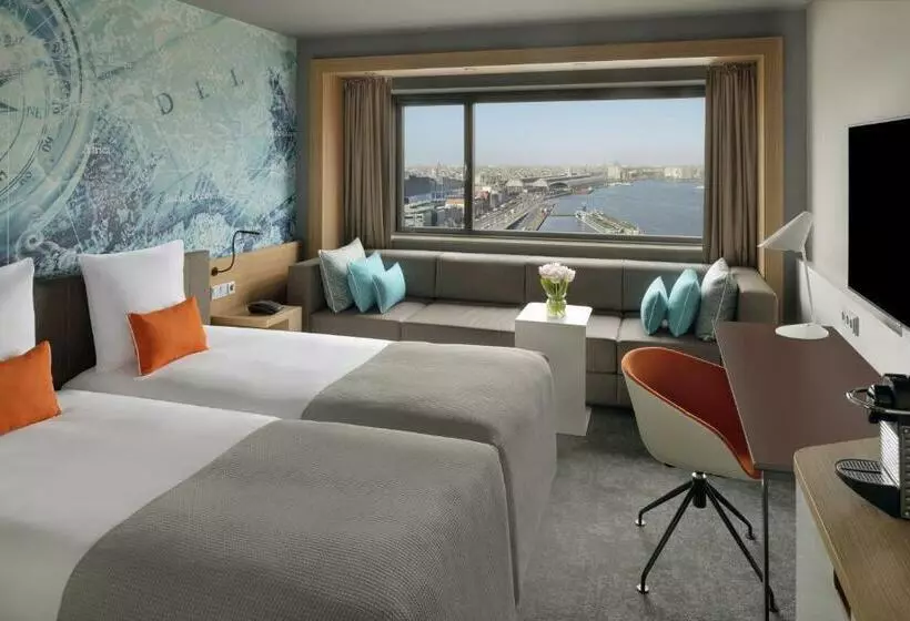 景色の見えるスーペリアルーム, Mövenpick Hotel Amsterdam City Centre