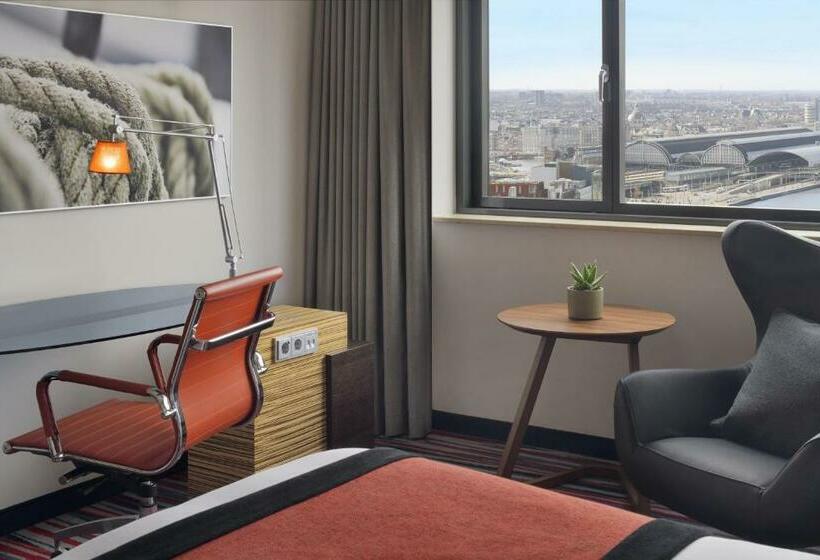 클래식 룸 킹 침대, Mövenpick Hotel Amsterdam City Centre