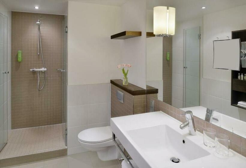 Полулюкс, Mövenpick Hotel Amsterdam City Centre