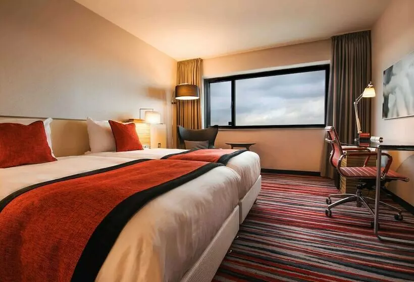 アウトサイドクラシックルーム, Mövenpick Hotel Amsterdam City Centre