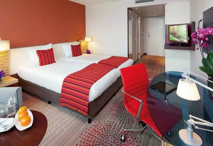 アウトサイドクラシックルーム, Mövenpick Hotel Amsterdam City Centre